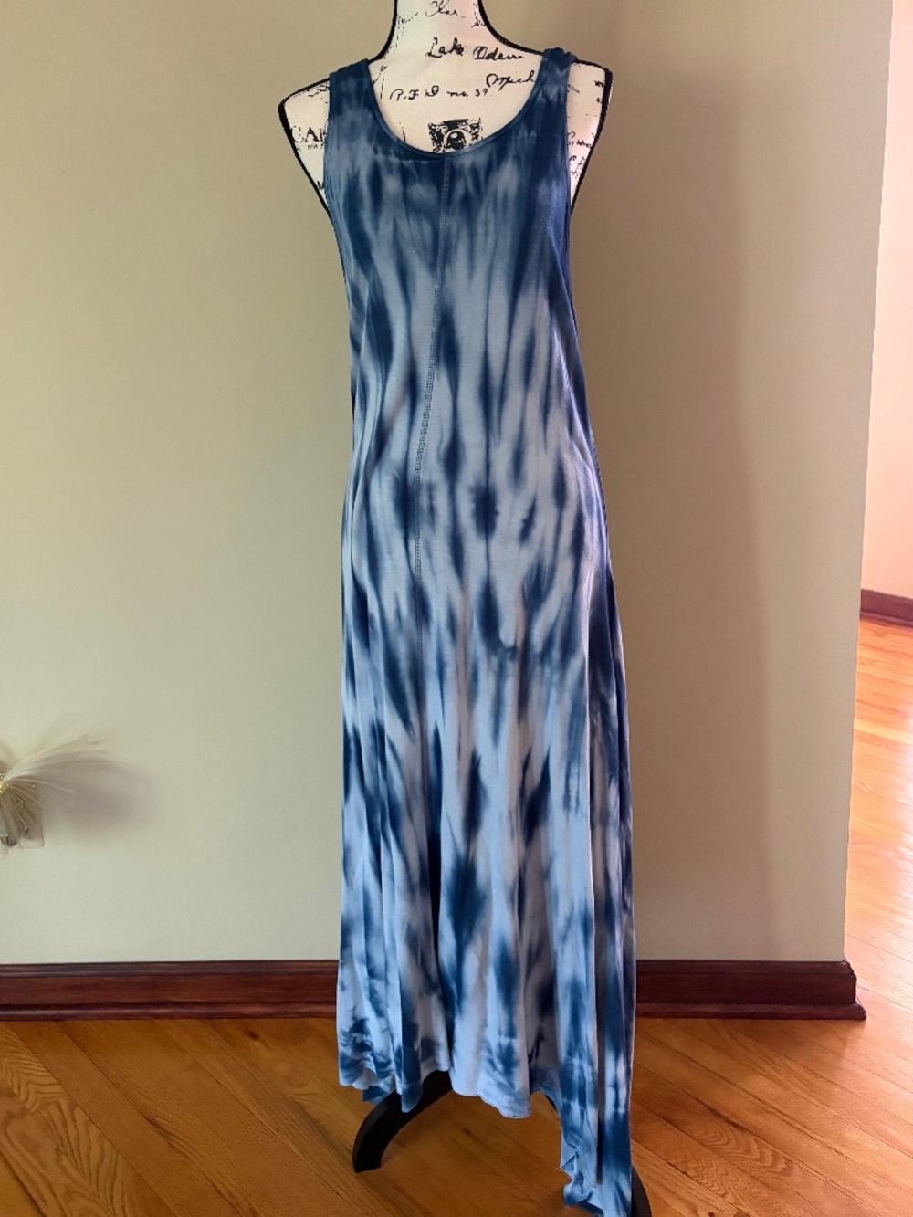 CONTEMPORARY BEACH DRESS SIZE LARGE